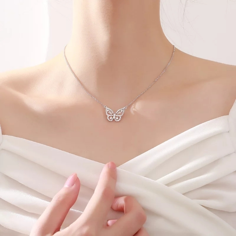 🌸 NEW Silver Diamond Butterfly Necklace - Picture 4 of 5